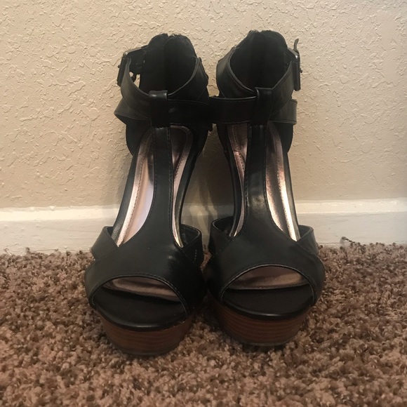 ✨SALE✨ BAMBOO Black Wedges - Picture 3 of 5